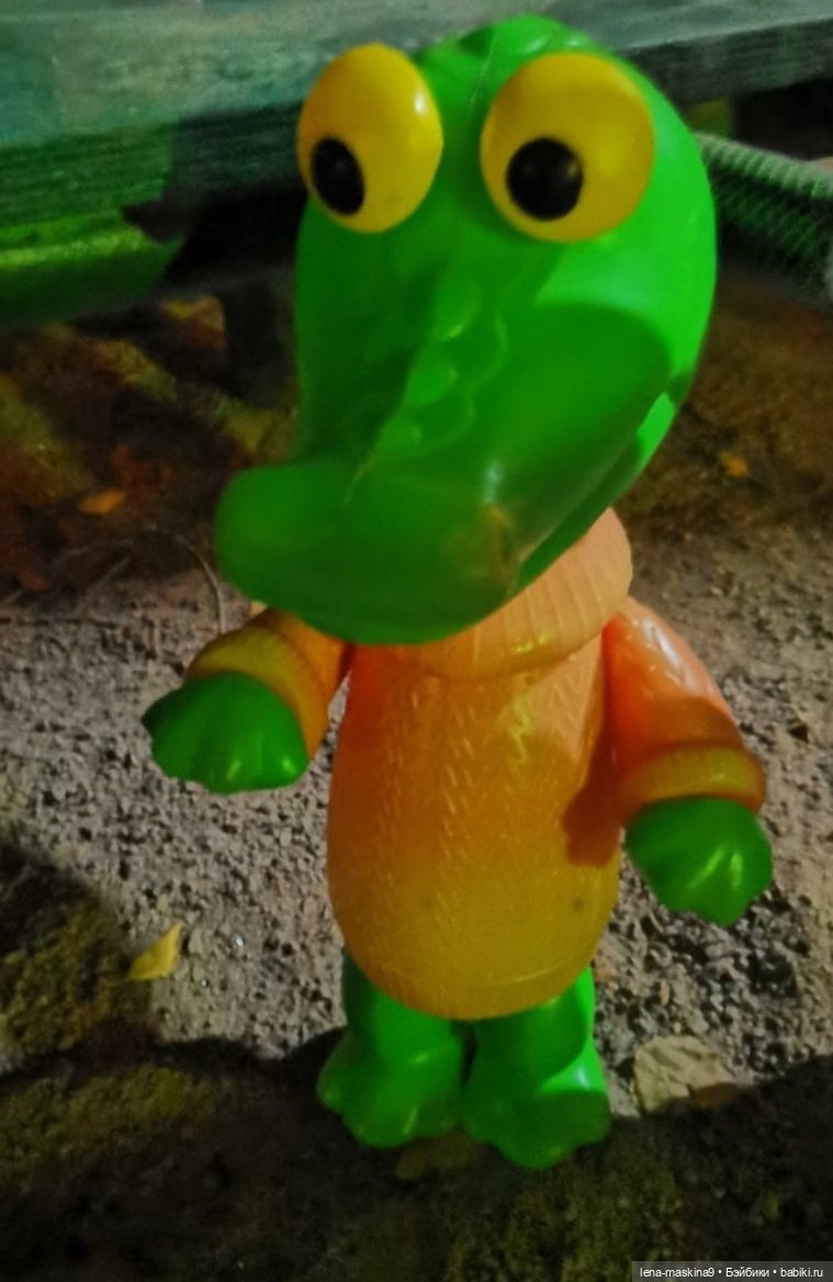 Крокодил Гена, в ночном лесу (фото 9)