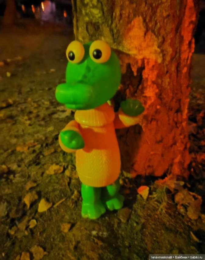 Крокодил Гена, в ночном лесу