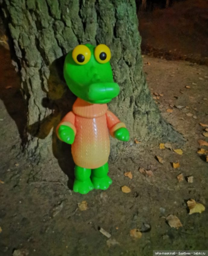 Крокодил Гена, в ночном лесу (фото 8)