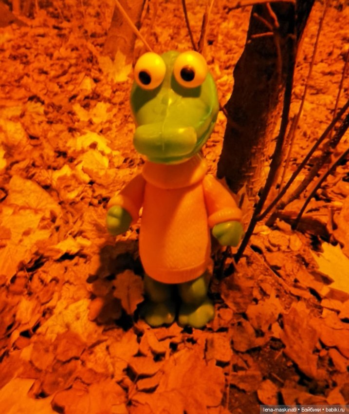 Крокодил Гена, в ночном лесу (фото 3)