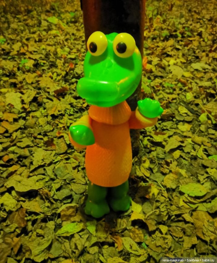 Крокодил Гена, в ночном лесу