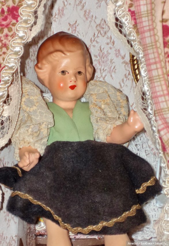 Новенькая фройляйн в моей антикварно-винтажной команде и румбокс к её приезду