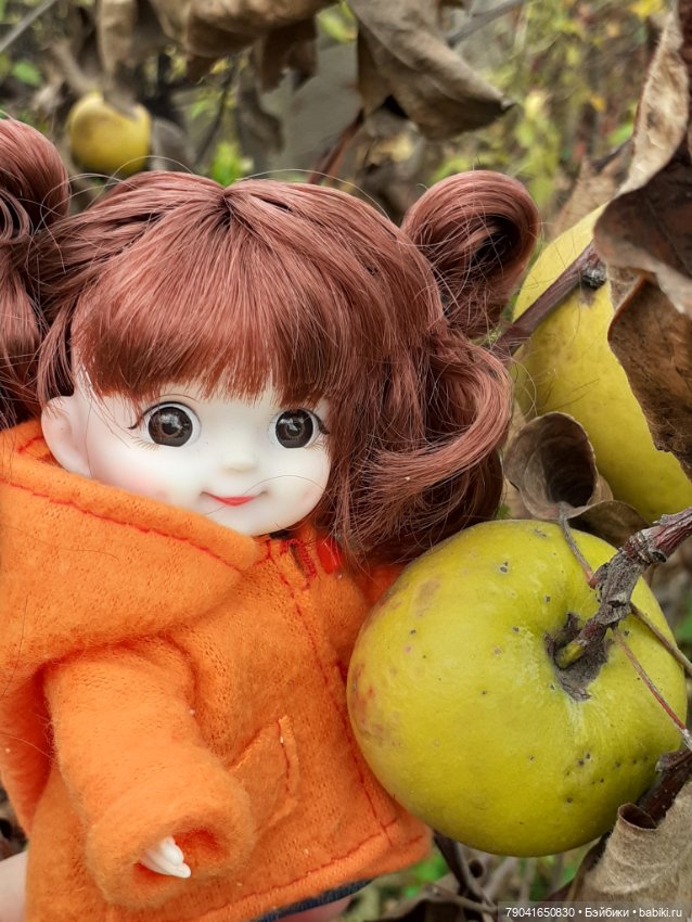 Маргоша и Ляля на прогулке