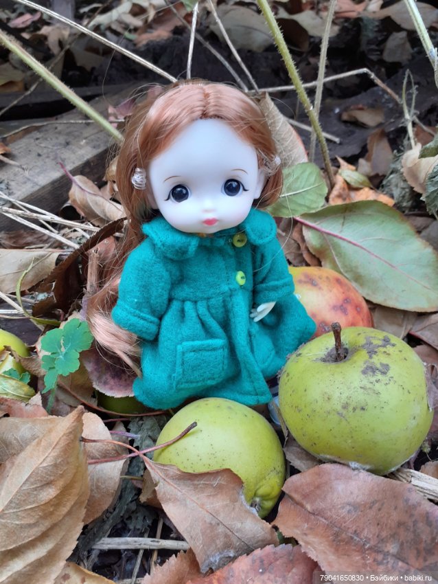 Маргоша и Ляля на прогулке