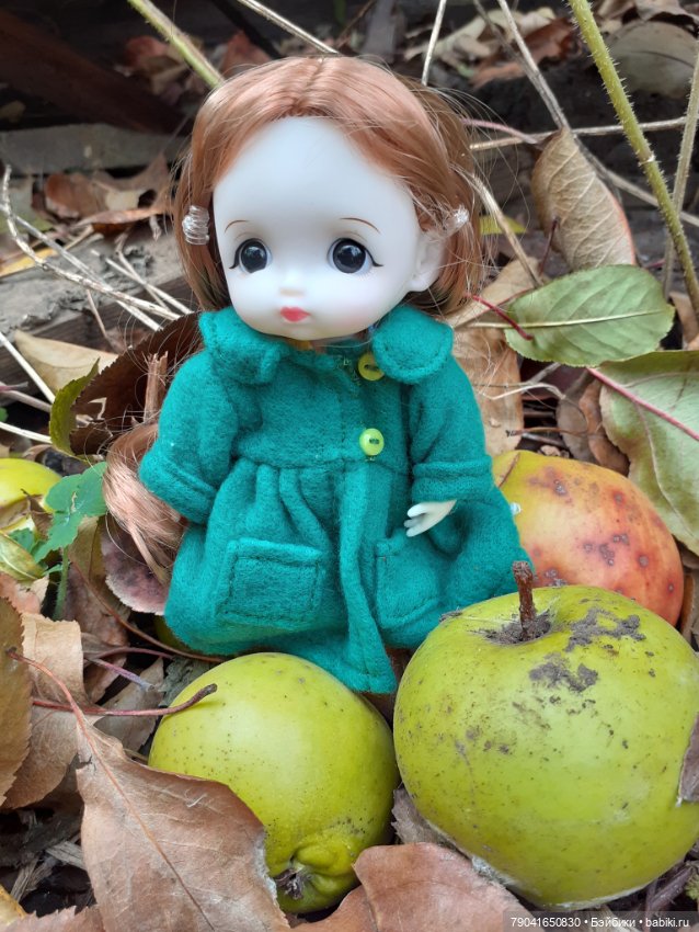 Маргоша и Ляля на прогулке