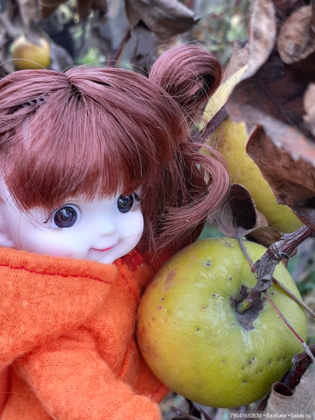 Маргоша и Ляля на прогулке