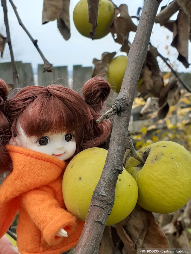 Маргоша и Ляля на прогулке