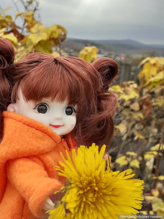 Маргоша и Ляля на прогулке