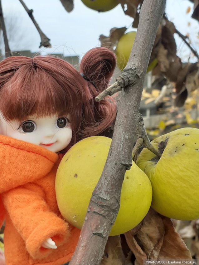 Маргоша и Ляля на прогулке