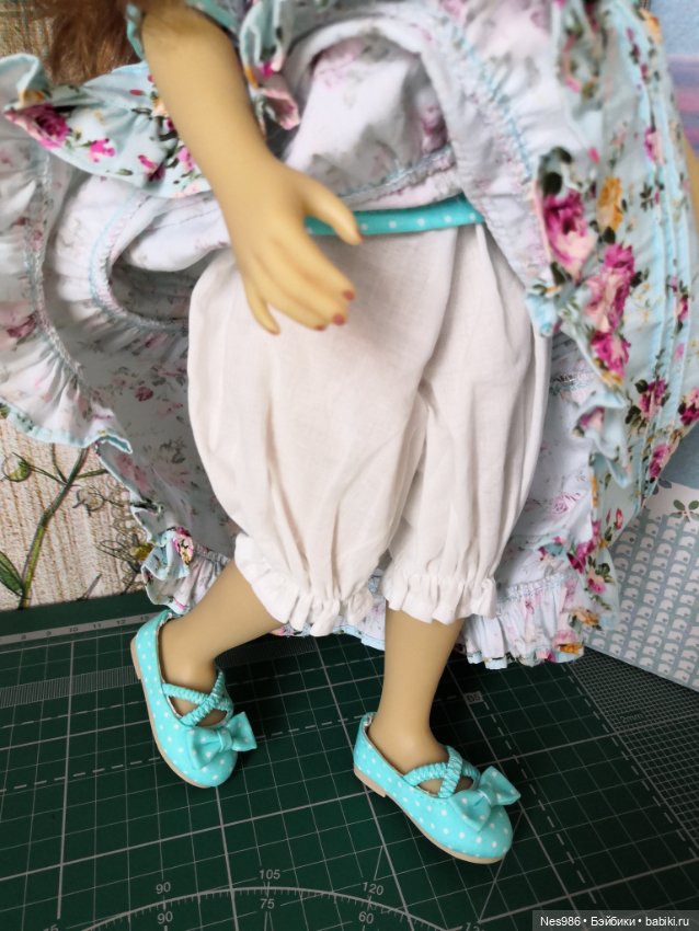 Девочка в платье с розами (фото 2)