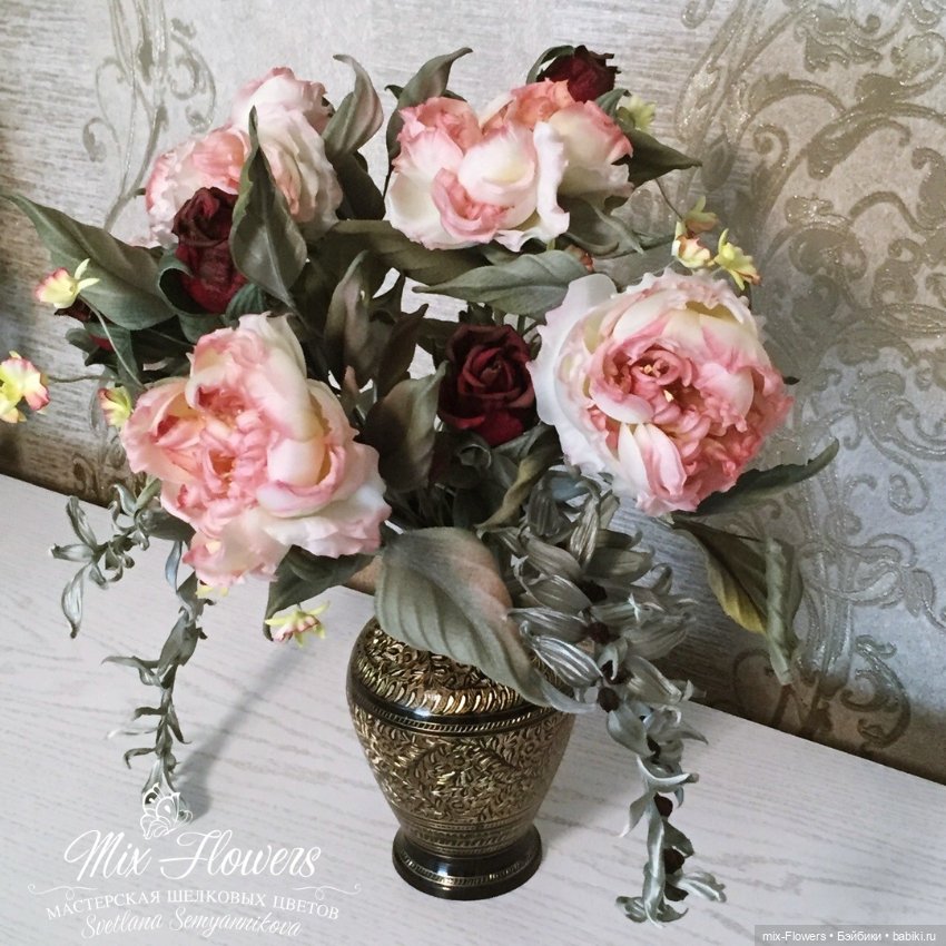 С праздником, рукодельницы