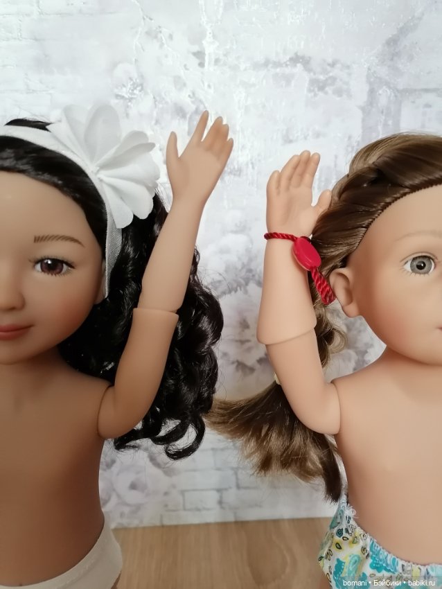 Rubi Red против Gotz — Куклы Ruby Red (Руби Ред) Fashion Friends: Siblies (фото 4)