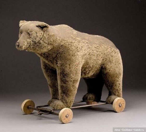 Старинные мишки на колёсиках (фото 2)