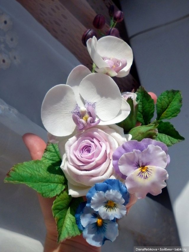 Букеты и растения в кашпо