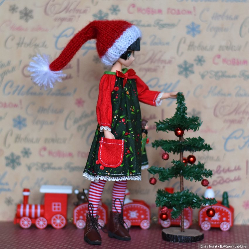 Маленькая помощница Санты (фото 2)