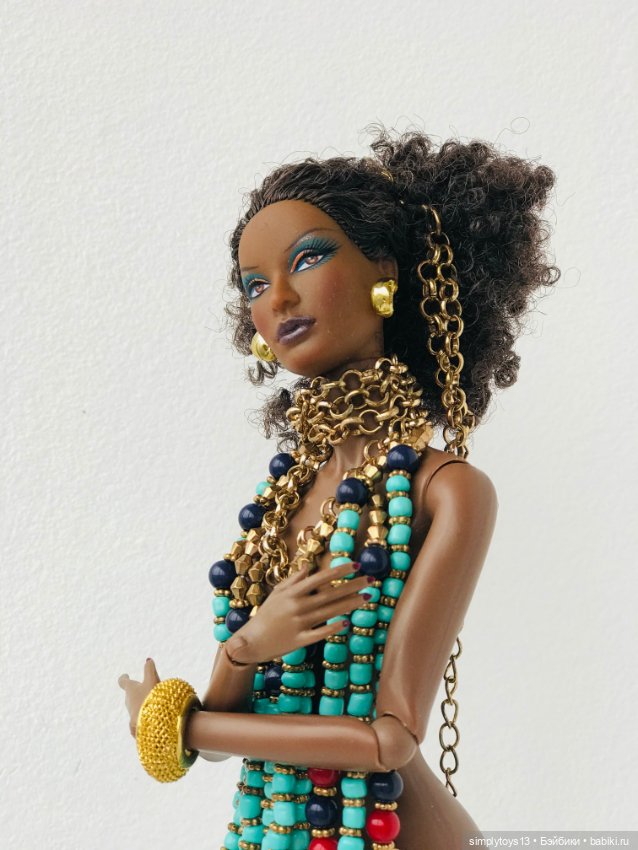 Экзотическая красотка и магический амулет (фото 6)