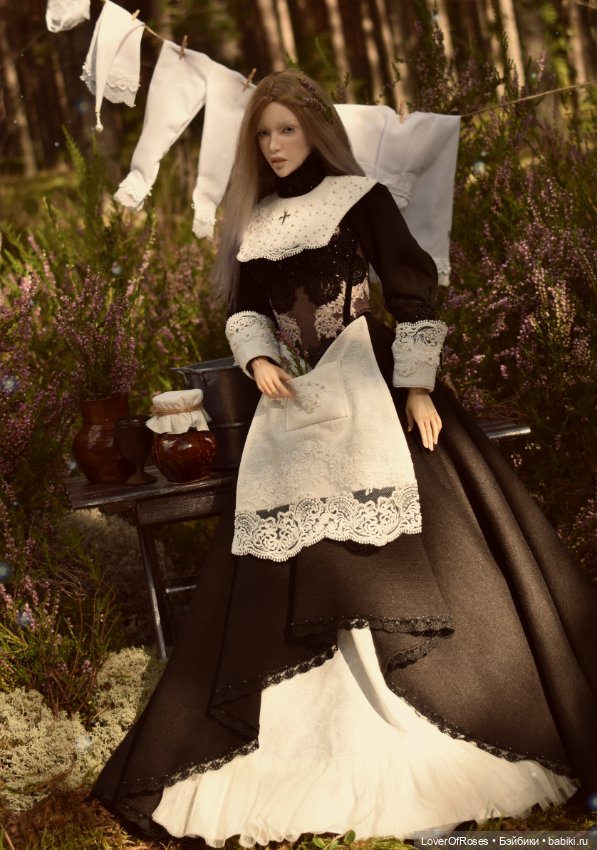 Девушка в лавандовых полях