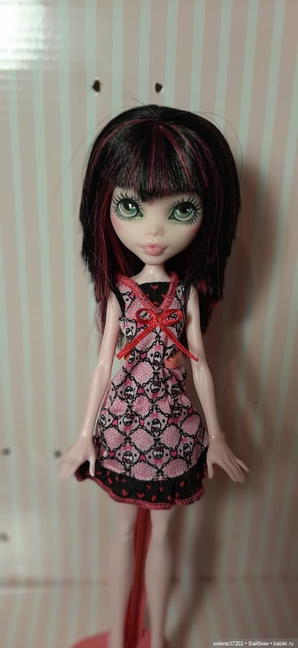 Потому что нельзя быть красивой такой