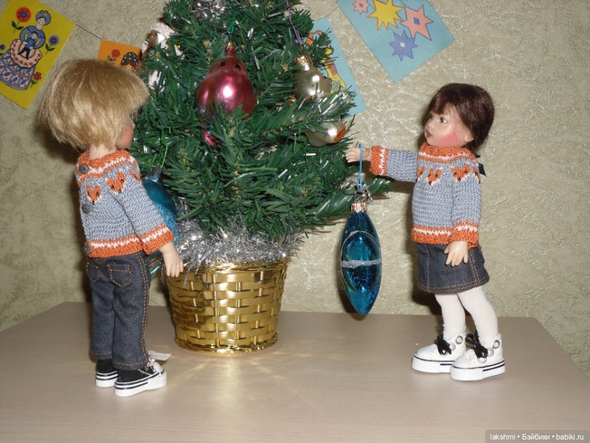 Люк и Лея наряжают елку — Куклы Helen Kish (Хелен Киш): Riley (Райли)