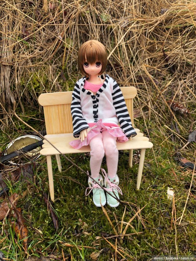 Azone Майа в лесу после дождя