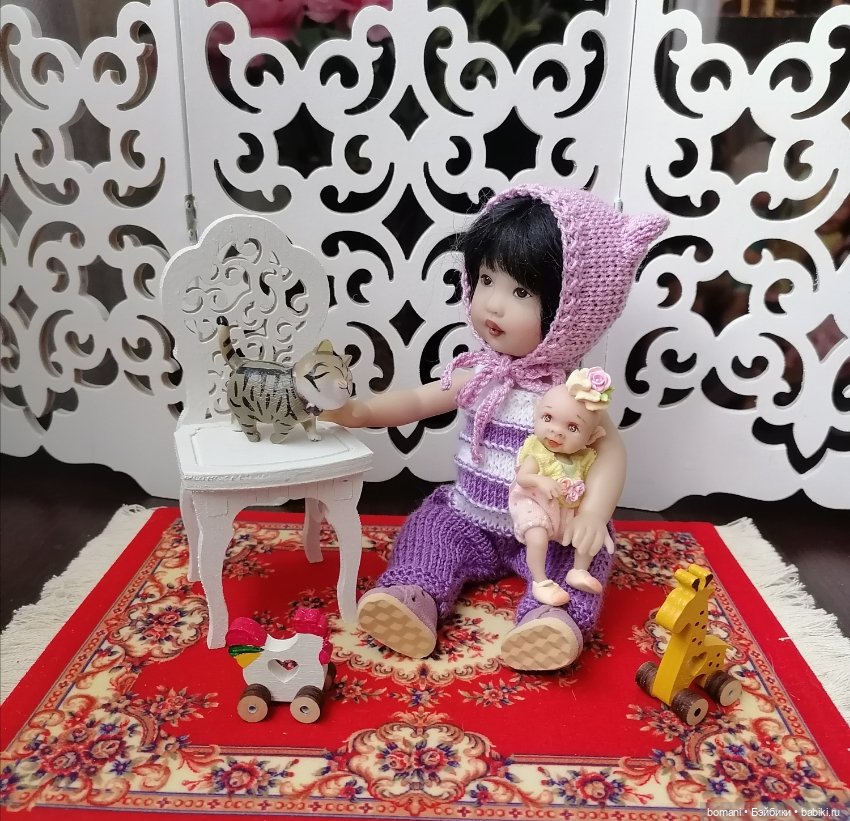 Мечтаешь о кукле. Азиатская маленькая кукла.
