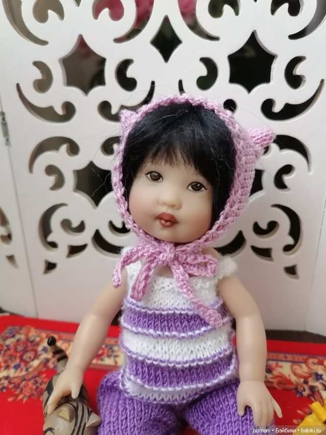 Мечтаешь о кукле. Азиатская маленькая кукла. Вязаная кукла азиатская внешность. Маленькие куклы из 90-х. Фото маленьких кукол для профиля.