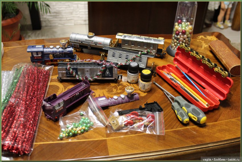 Новый год к нам мчится,скоро всё случится