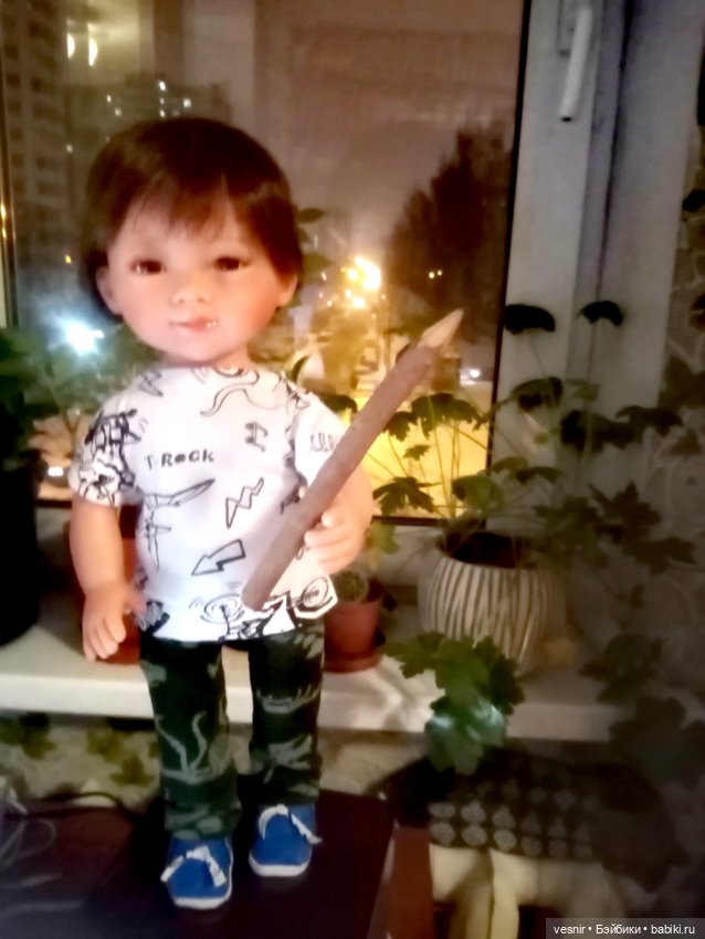 Ангелочек позирует. В доме принц. Мей из библиотеки (фото 6)