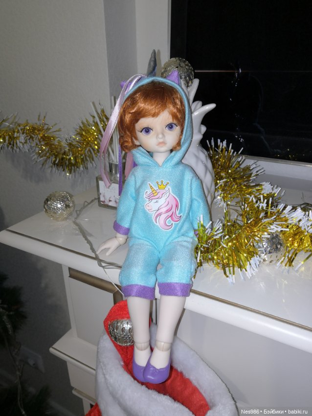 Youpin (Сяоми) Monst примеряет наряды от весновской Аси