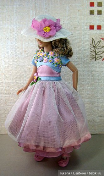 Если хочешь казаться загадочной, надень шляпку (фото 4)