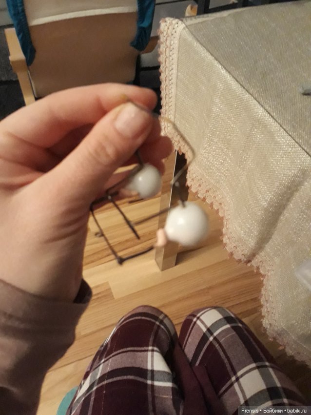 Установка флиртующих глаз из двух деталей (фото 4)