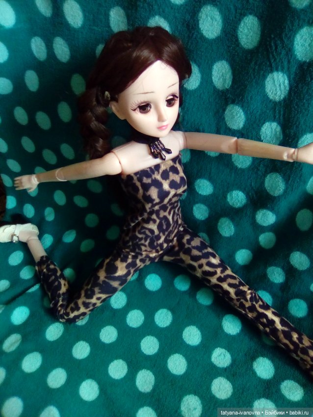 Куклы в леопардовых костюмах