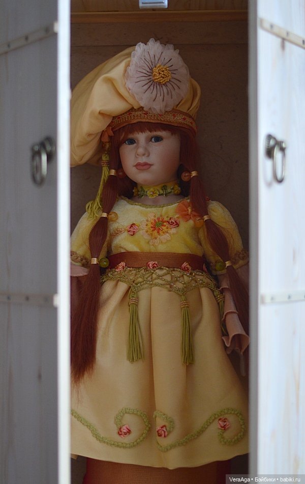 "Витрина" для фарфорки — Хранение кукол и материалов: организация рабочего места (фото 7)