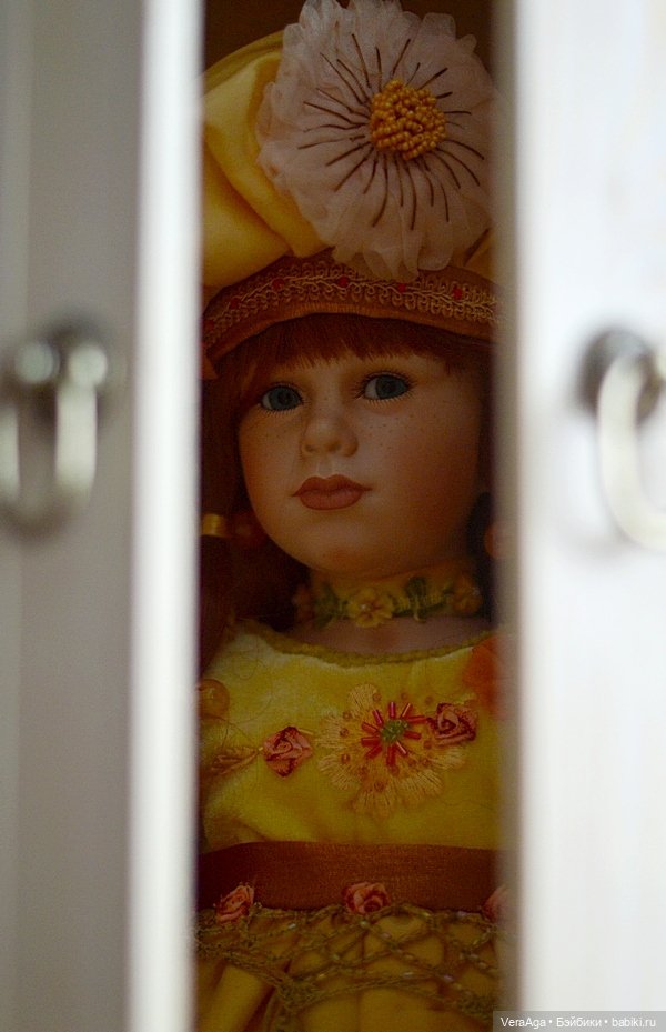 "Витрина" для фарфорки — Хранение кукол и материалов: организация рабочего места