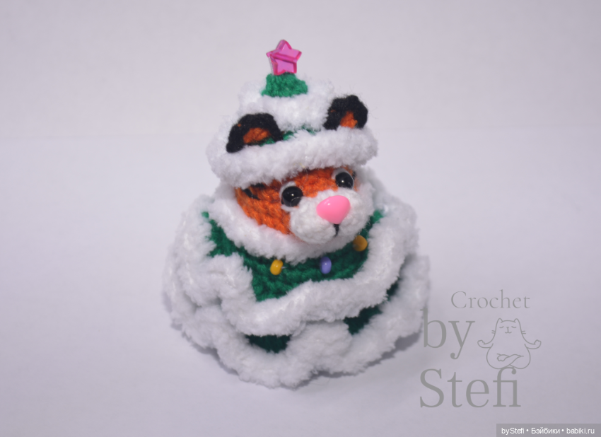 Тигруля в костюме Ёлочки и Тигрик Санта, 2022 (фото 6)