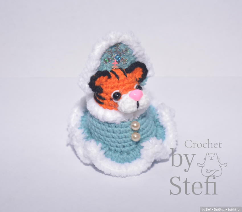 А вот и Тигруля в костюме Снегурки! И вся компания. Символ 2022 (фото 6)