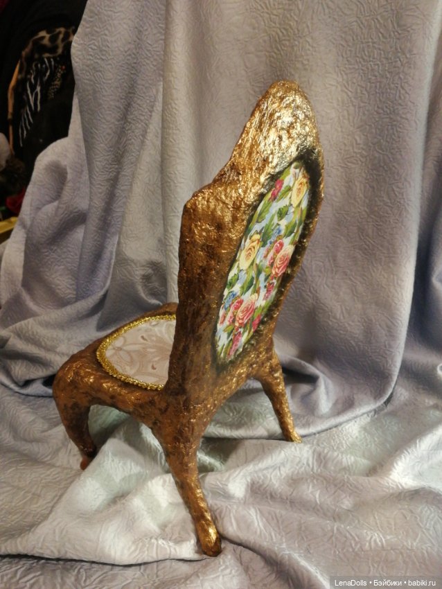 Стульчик для куклы — Авторские игрушки из разных материалов: синельная проволока (фото 2)