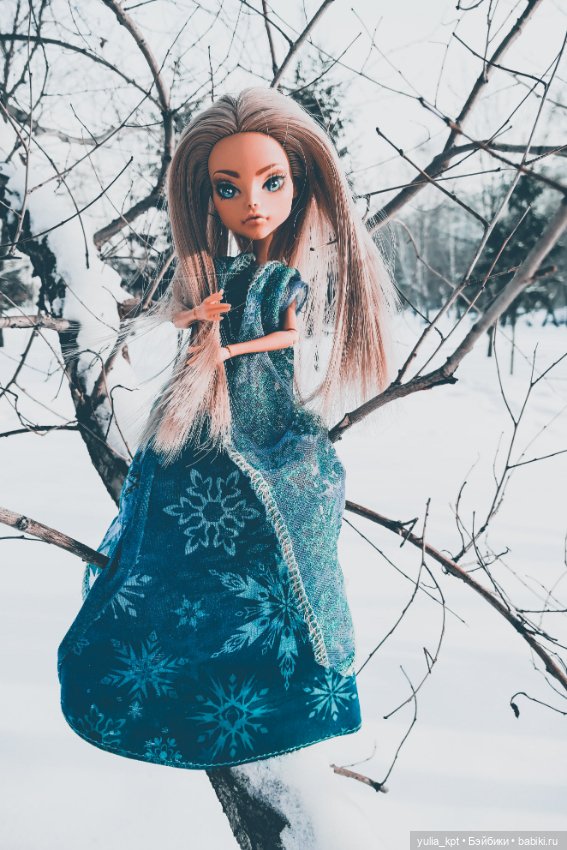 Девчонки с зимнем парке — Куклы Monster High и Ever After High: G1 (фото 5)