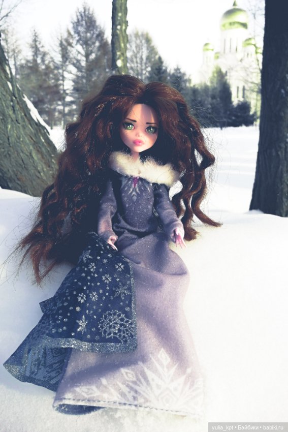Девчонки с зимнем парке — Куклы Monster High и Ever After High: G1