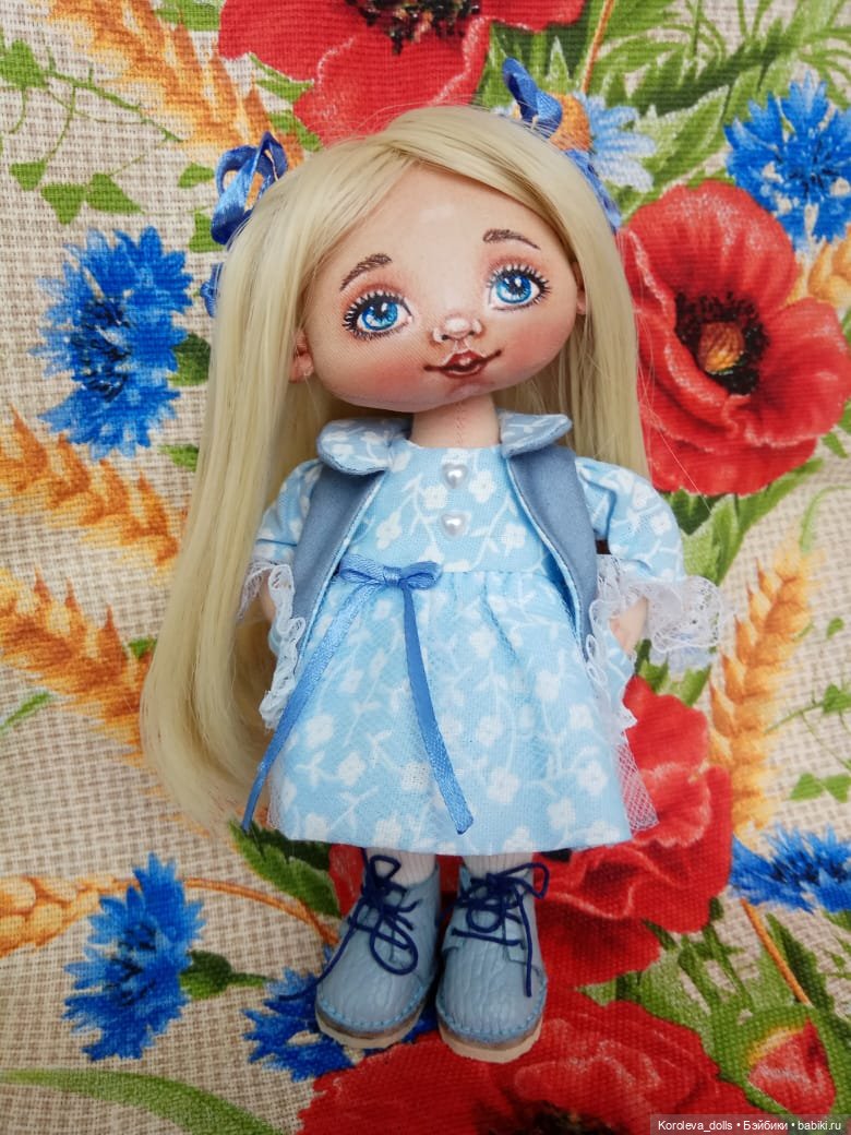 Васильки среди зимы — Авторские текстильные куклы: Вальдорфские