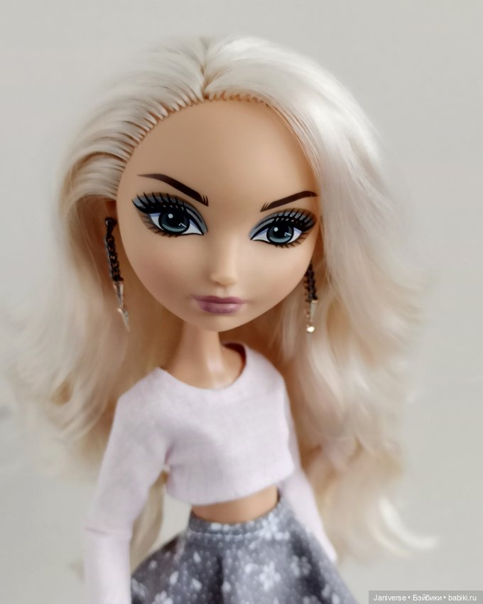 Сериз меняет фамилию через цвет волос