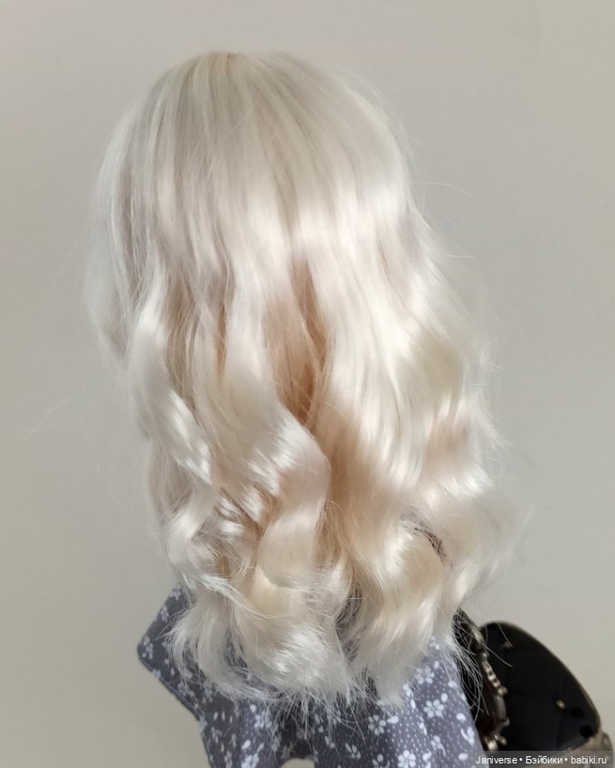 Сериз меняет фамилию через цвет волос