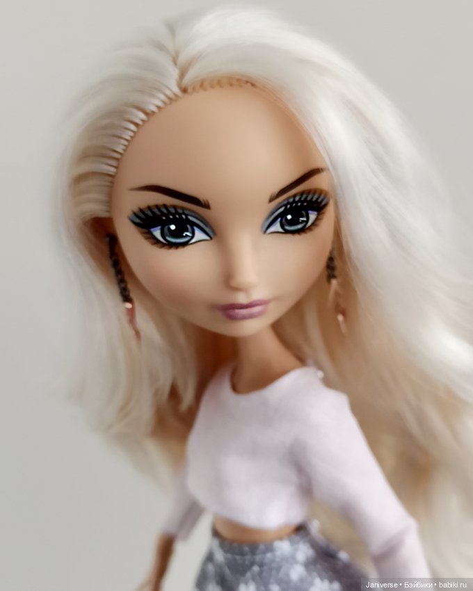 Сериз меняет фамилию через цвет волос