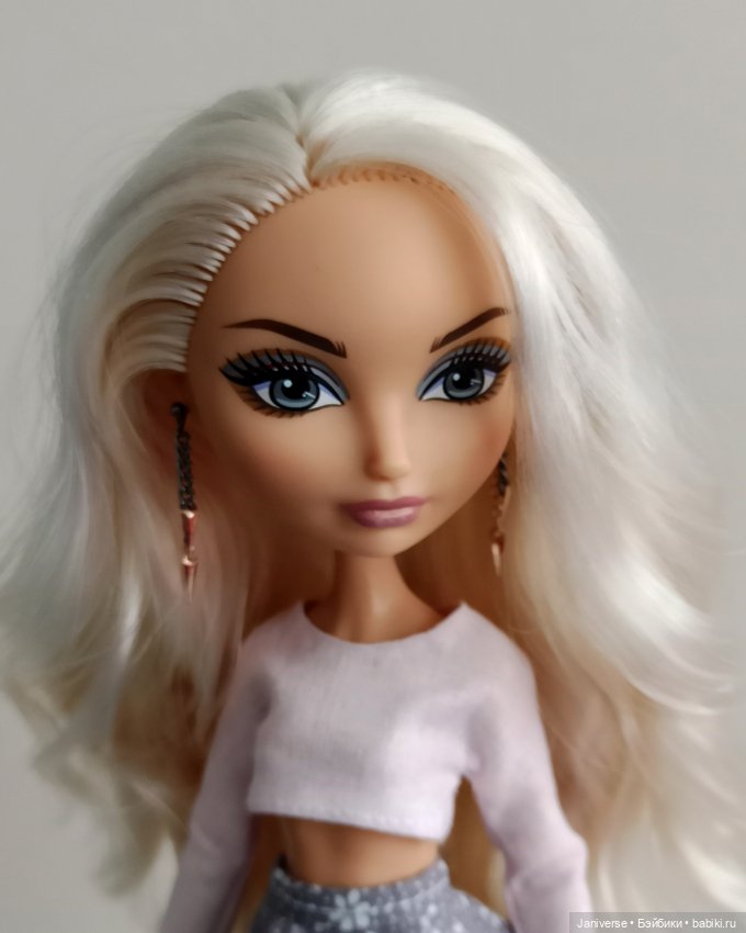 Сериз меняет фамилию через цвет волос