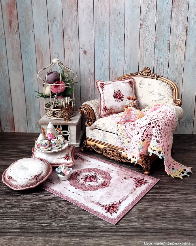 Коллекция ковров и подушек "Нежность" в бежевом цвете