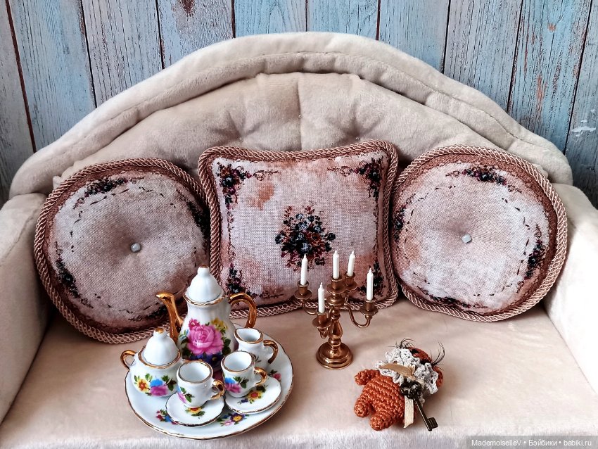 Коллекция ковров и подушек "Нежность" в бежево-голубом цвете