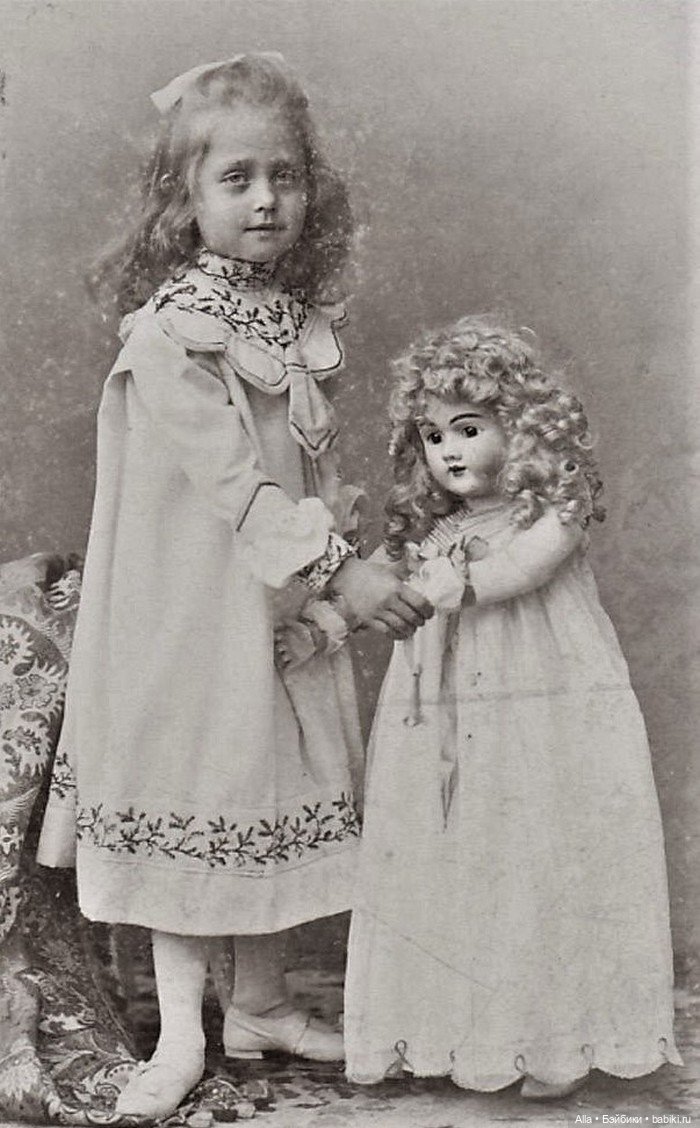 Взгляд из прошлого... Девочки и их красивые большие куклы