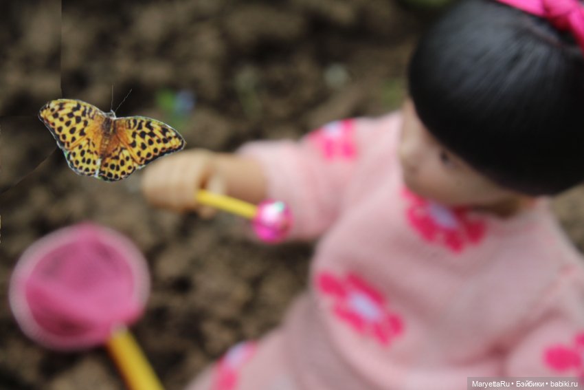 Мелоди ловит бабочек — Кукольные фотоистории и сериалы: комиксы