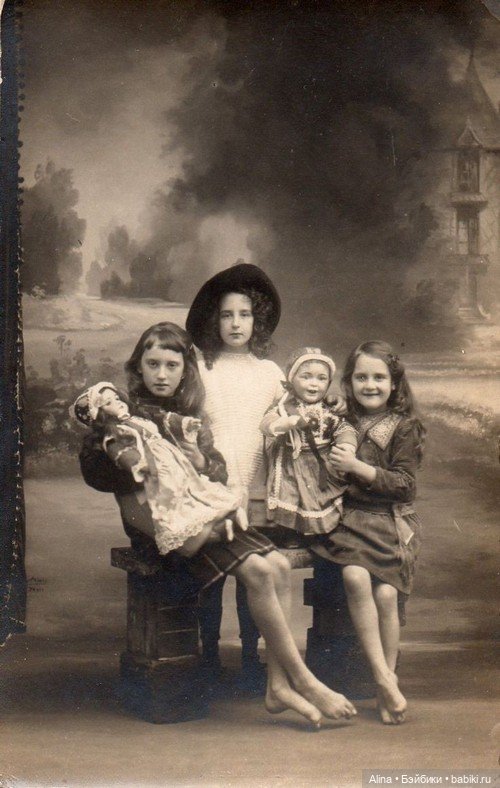 Взгляд из прошлого — Всё об антикварных куклах: история