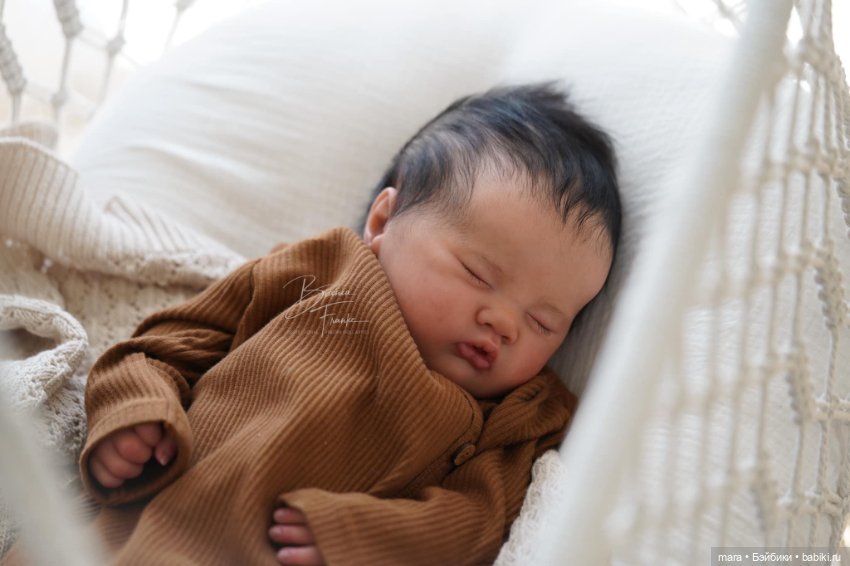 Ashia скульптора Laura Lee Eagles, автор прототипа Bianca Franke